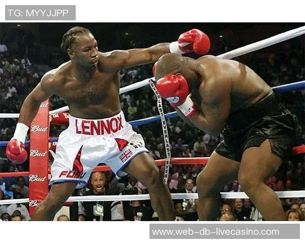 刘易斯与泰森的巅峰对决谁才是真正的拳坛传奇之王